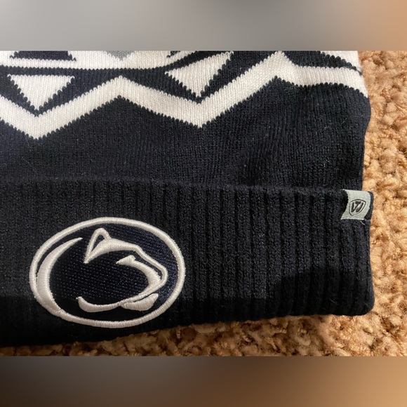 NWT Penn State Toque Beanie with double logo and geometric print Pom - Picture 2 of 5